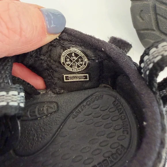 Keen Baby Black Adventure Sandals size 4 - Picture 2 of 3